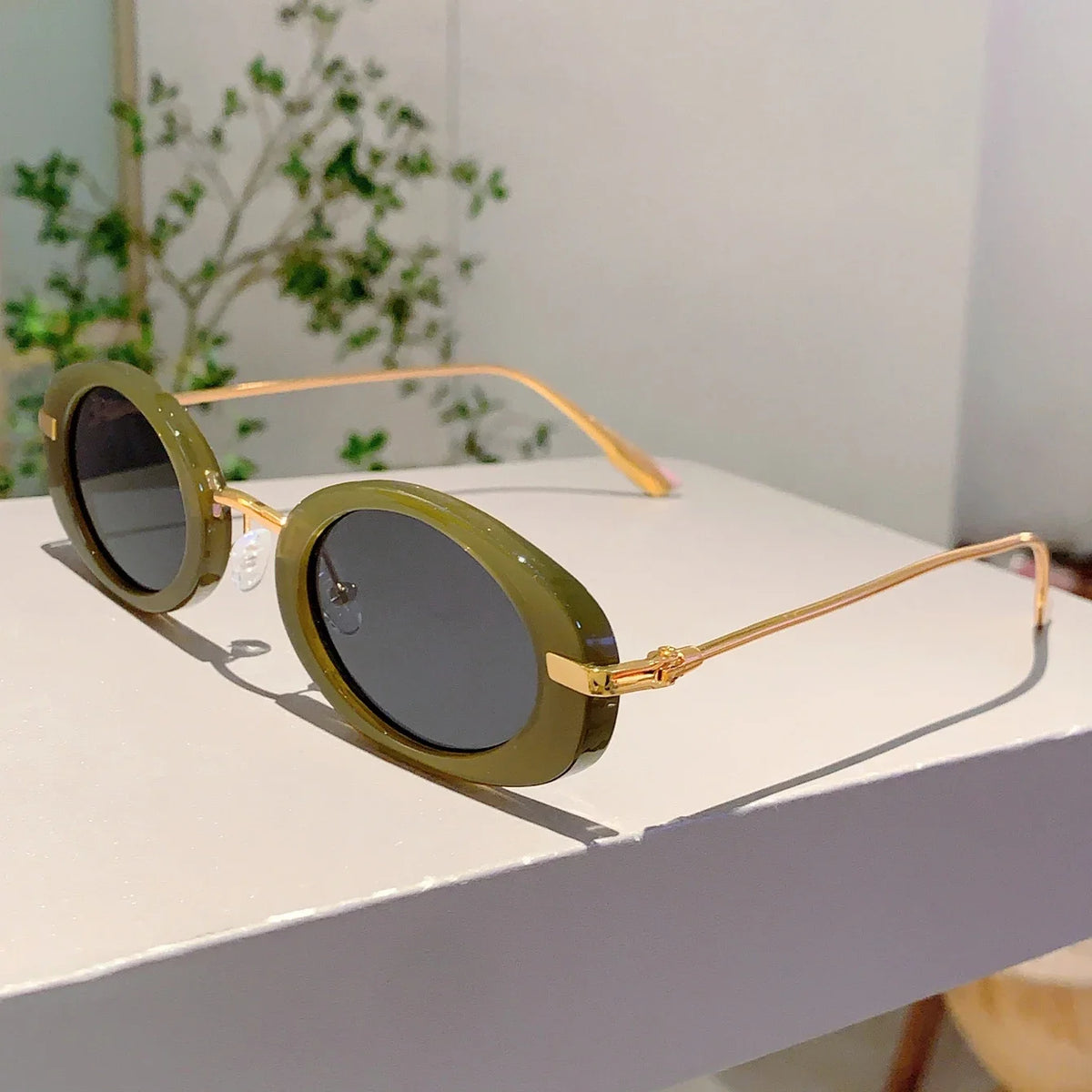 Small Oval Frame Retro Sunglasses Luxury Metal Designer Shades Women's Trendy Fashion Brand Leopard Beach Sun Glasses for Lady