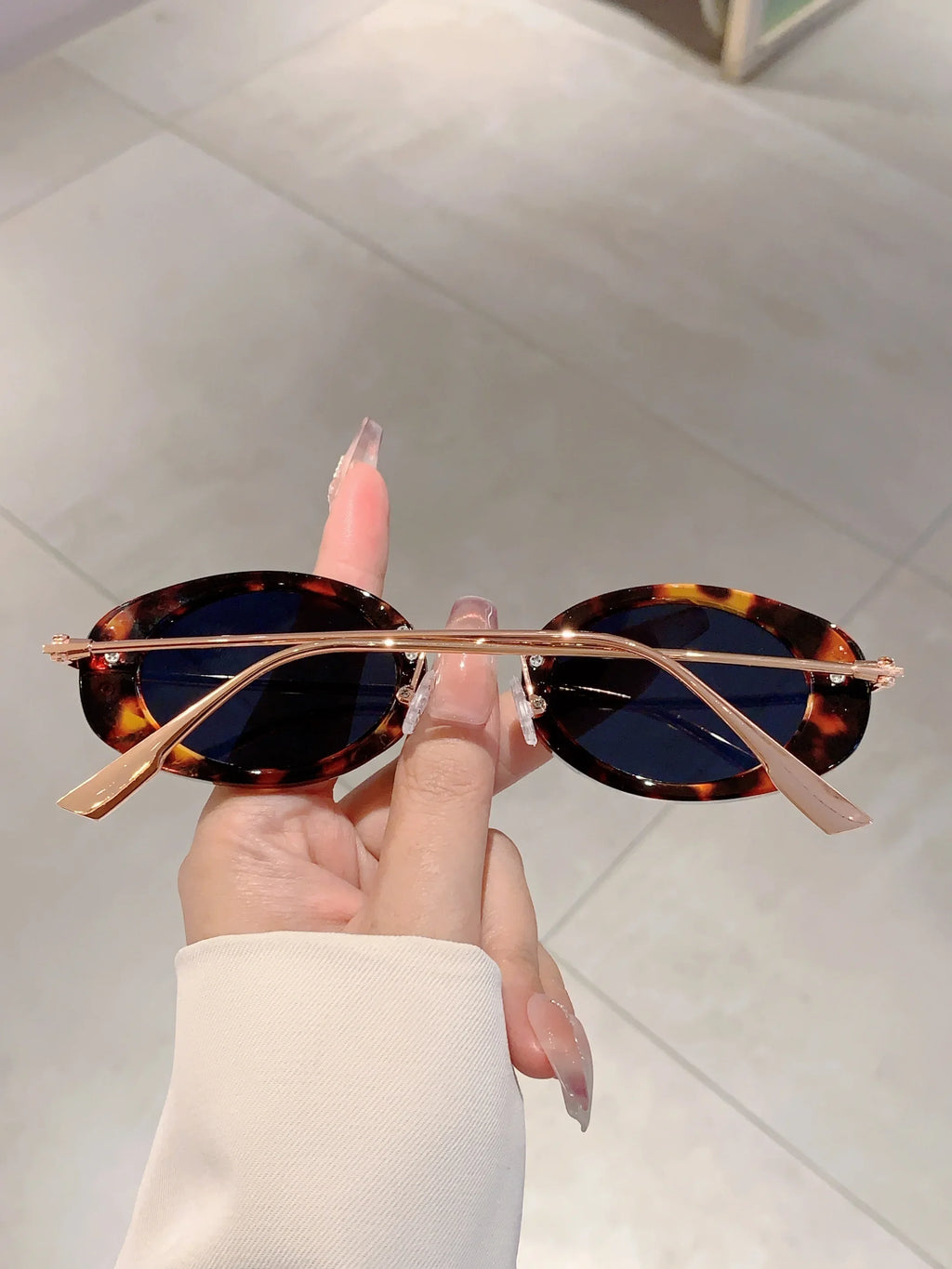 Small Oval Frame Retro Sunglasses Luxury Metal Designer Shades Women's Trendy Fashion Brand Leopard Beach Sun Glasses for Lady