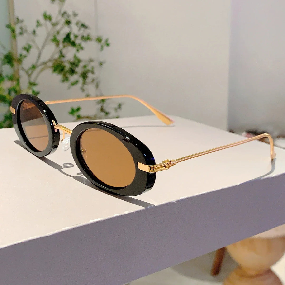 Small Oval Frame Retro Sunglasses Luxury Metal Designer Shades Women's Trendy Fashion Brand Leopard Beach Sun Glasses for Lady
