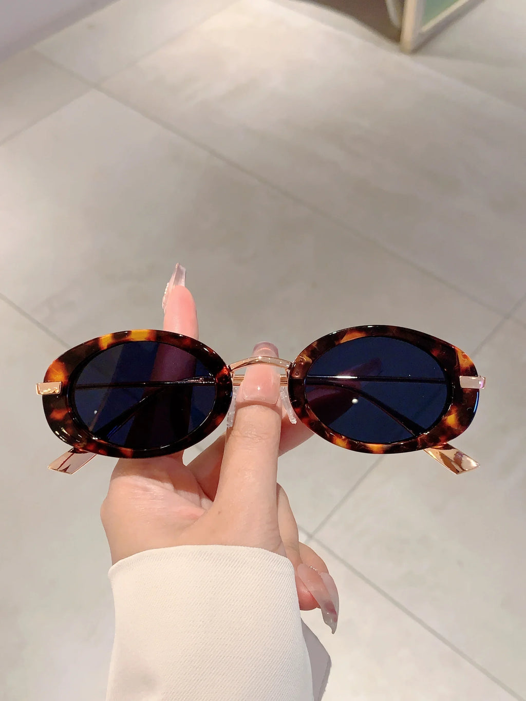 Small Oval Frame Retro Sunglasses Luxury Metal Designer Shades Women's Trendy Fashion Brand Leopard Beach Sun Glasses for Lady